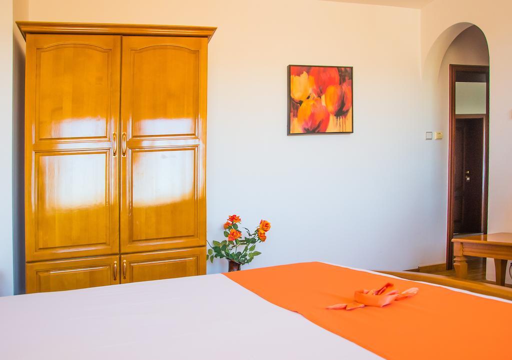Family Hotel Elegance 알바나시 객실 사진