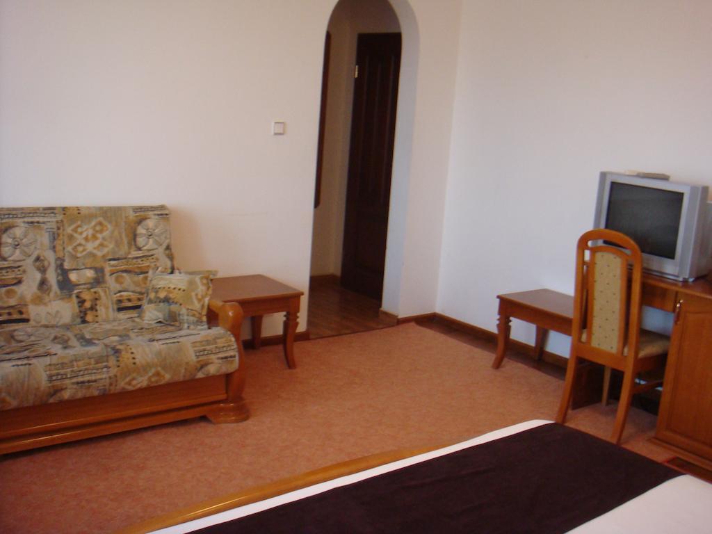 Family Hotel Elegance 알바나시 객실 사진